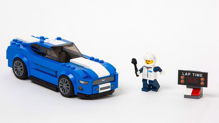 A Ford és a LEGO Sebesség Bajnokai bemutatja a Mustang és az F-150 Raptor készleteket, hogy a gyermekeknek felépíthessék álmaikat