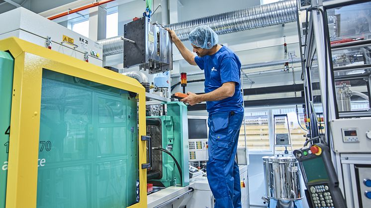 Den danske plastindustri er af de mest innovative i verden. Men branchen lider under mangel på arbejdskraft og det kan koste på konkurrenceevnen og på bundlinjen. Foto: Carmo A/S