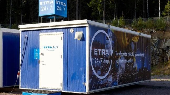 En av många leveranslösningar hos Etra är en så kallad ”on-site-container”, i princip en mobil järnhandel som ställs ut på exempelvis byggen eller industrier