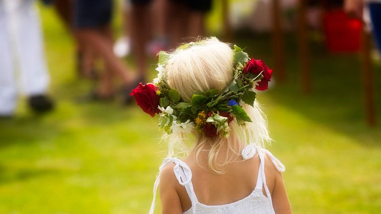 Midsommarfirande. Foto: Mostphotos