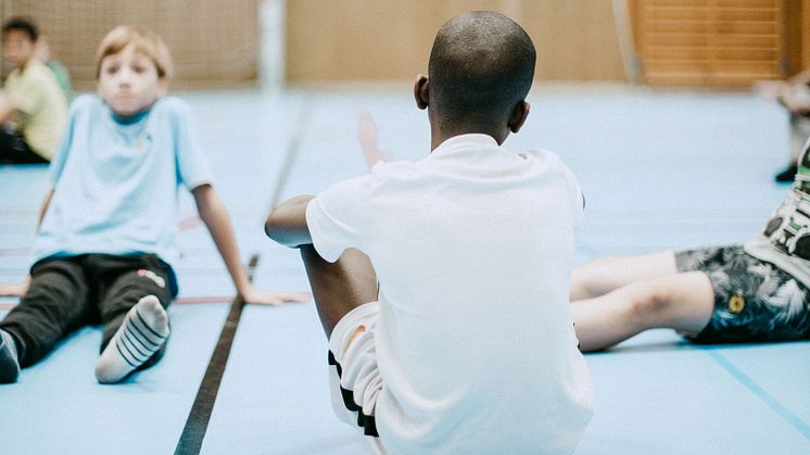 Var tionde idrottsutövande barn kränks av en vuxen