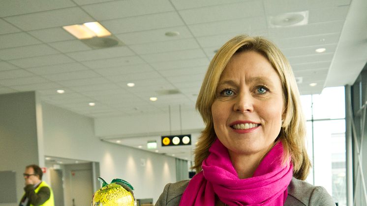 Ministerråd Nina Thornberg inviger flyglinjen Växjö-Oslo