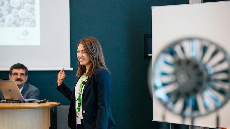 Charmaine Cordo från Rolls-Royce presenterar världens största växlade fläktmotor UltrafanTM  