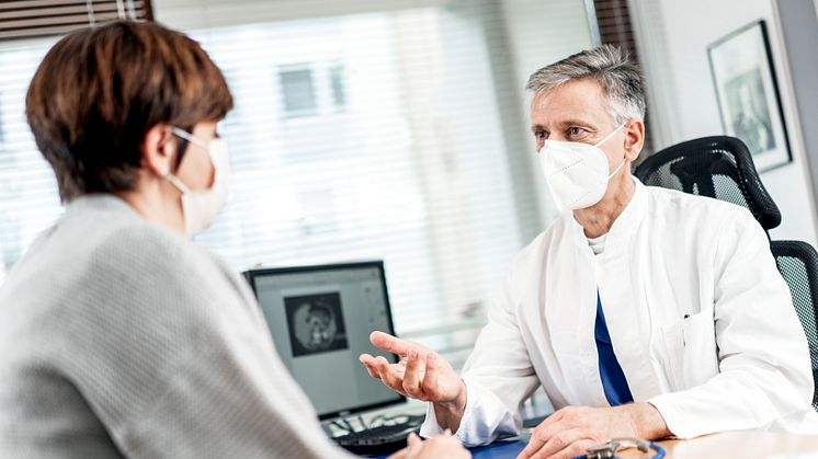 Die Behandlung von akuten und chronischen Leberentzündungen gehört zum Therapiespektrum der niedergelassenen Magen-Darm-Ärzte. Zertifizierte Praxen in Wohnortnähe werden über die Arztsuche auf dem Webportal www.magen-darm-aerzte.de gelistet.