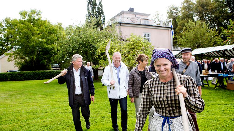 Aroseken och Mimer satte spaden i jorden för 350 nya bostäder på Nordanby Äng