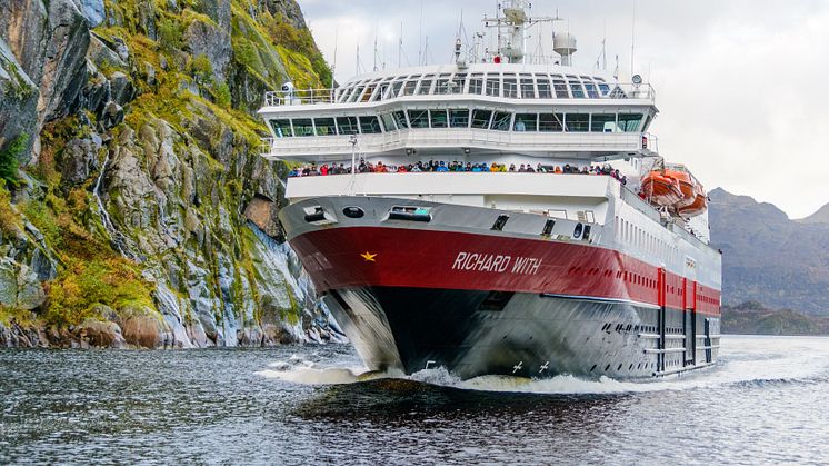 MS Richard With entering Trollfjorden. Photo: Robert Cranna / Hurtigruten Norway