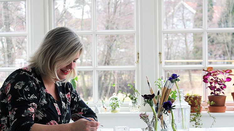 Hanna Wendelbo skapar mönster inspirerad av natur och blommor.