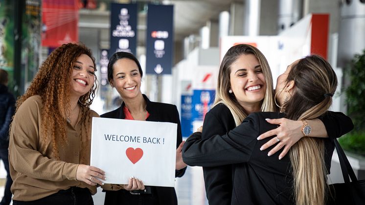 Friends reunion at airport