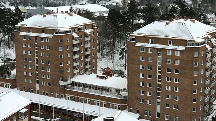 Det är bostäderna i Serenadens servicehus (Skogås), Stuvstagårdens servicehus och Sjödalens servicehus (som syns på bilden) som berörs av förändringen.