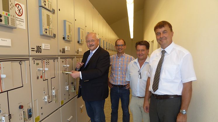 Presseinformation: Bayernwerk verbessert Versorgungssicherheit in Altötting - Neue Schaltstation in Betrieb genommen