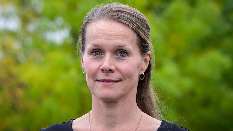 Johanna Rosén, professor vid Linköpings universitet, söker nya tvådimensionella material med helt nya egenskaper.