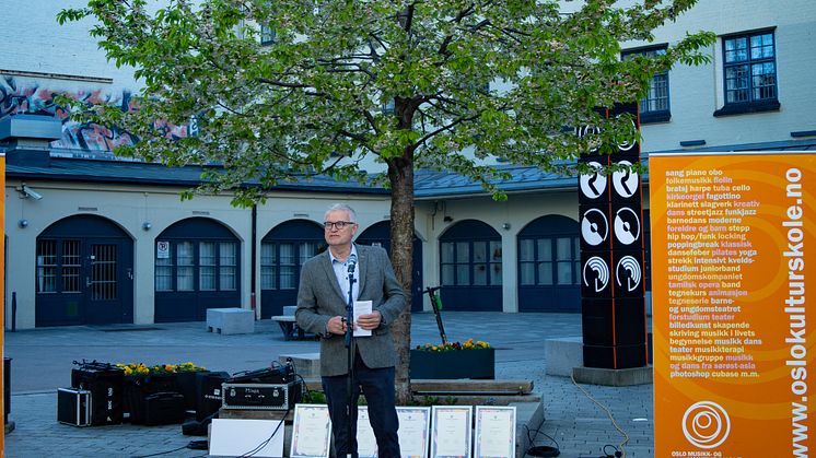 Olav Kjøk, rektor ved Oslo kulturskole ønsker velkommen