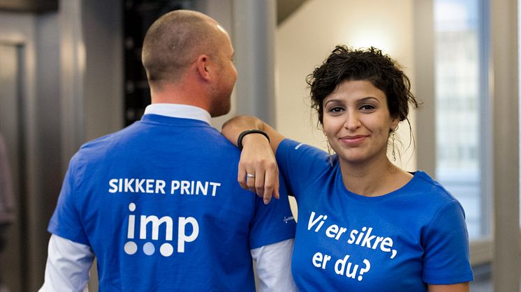 Thomas Nilsen, CBC Manager i Canon Norge, sammen med prosjektleder for Sikker Print hos Sykehuspartner, Najla Jabba.