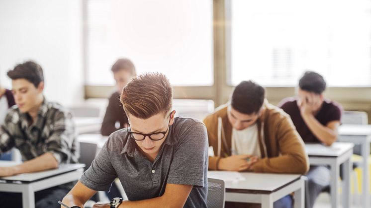 Staten måste stå för långsiktig satsning på skolan