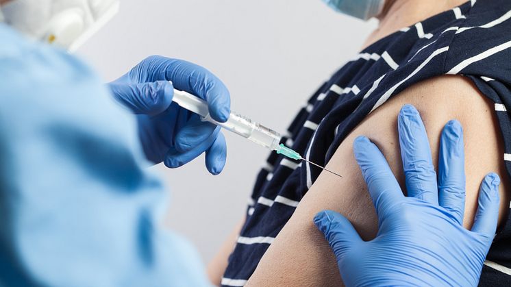 Externa aktörer och vårdcentraler vaccinerar parallellt för att minska smittspridning