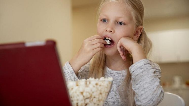 Die Pläne des BMEL zur Beschränkung der Werbung für ungesunde Lebensmittel sind eine gute Grundlage dafür, Kinder vor Werbung für ungesunde Nahrungsmittel mit hohem Fett-, Zucker- oder Salzgehalt zu schützen. 