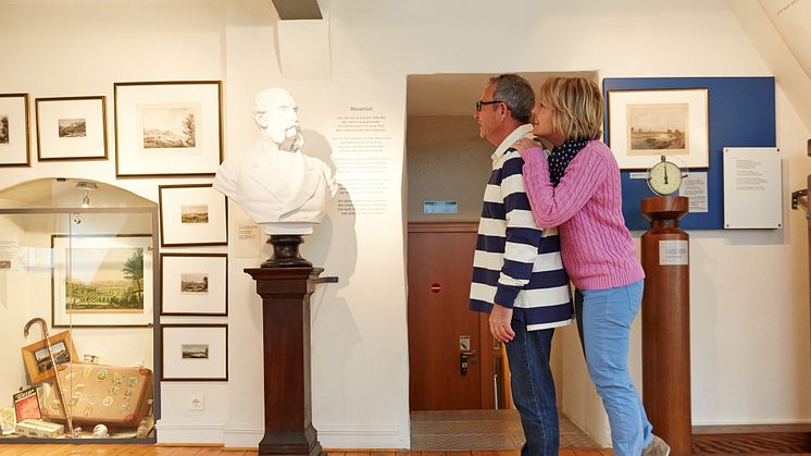 Historisches Rinteln_Besucher auf den Spuren von Franz von Dingelstedt im Museum Die Eulenburg