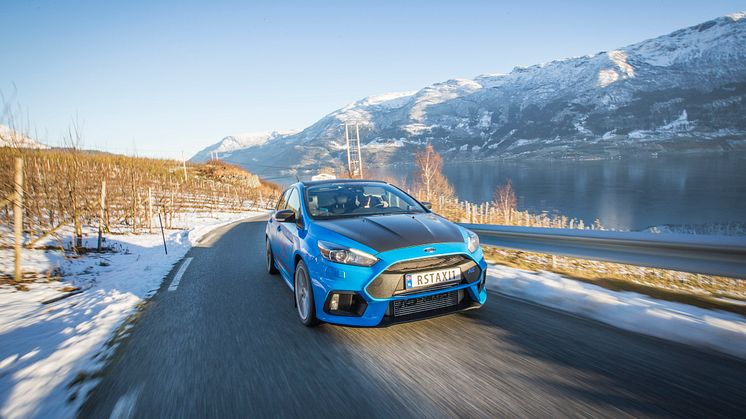 2018 Ford Focus RS taxi (4)