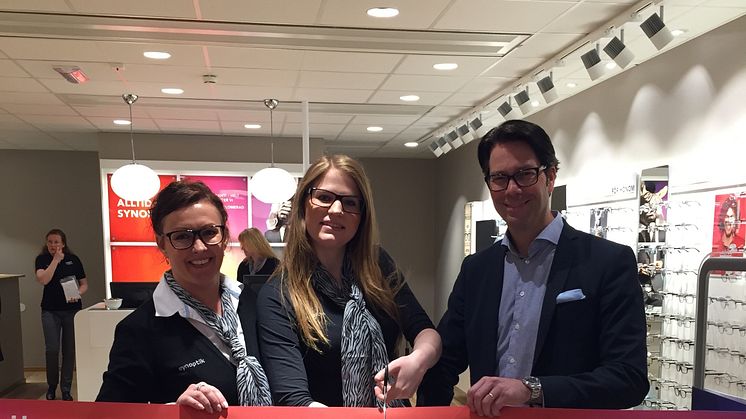 Synoptik öppnar ny butik i Hässleholm  – inviger insamling till Optiker utan gränser