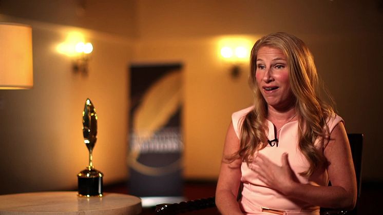 Zoë tar emot sitt Best-Selling Award i Hollywood för boken: "Mastering the Art of Success"