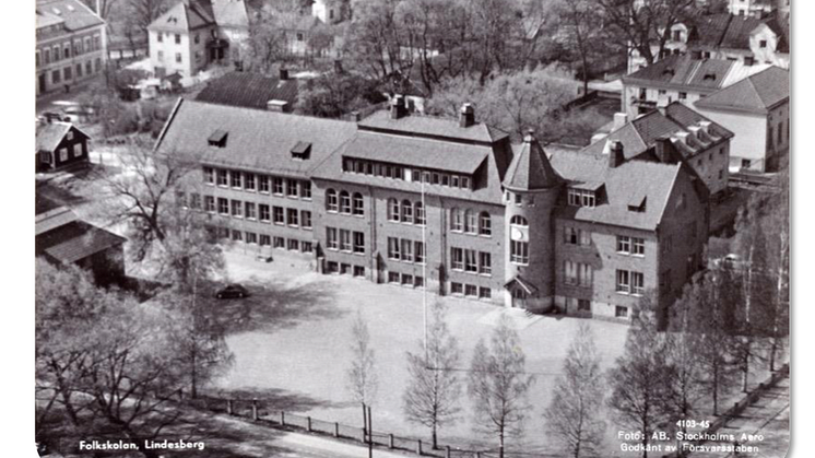 Kristinaskolan i Lindesberg omkring 1960. Foto från Lindesbergs kulturhistoriska arkiv.