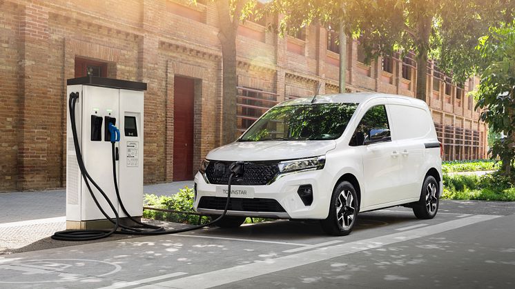 Nissan aloittaa täysin uuden täyssähköisen Nissan Townstar EV:n tuotannon