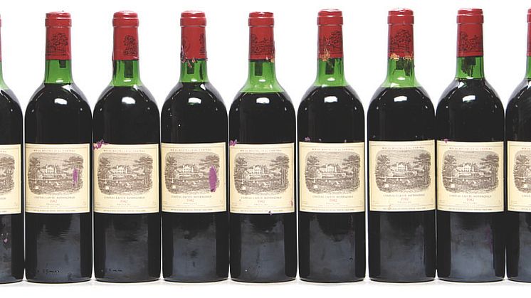 12 bts. Château Lafite Rothschild, Pauillac. 1. Cru Classé 1982 Owc. Hammerslag: 180.000 kr.