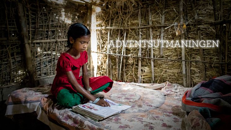 Alapi i Bangladesh får lära sig att läsa och skriva på sitt eget språk. Nu utmanar PMU församlingar, företag och enskilda givare att vara med i Adventsutmaningen för att fler barn ska få samma möjlighet. Vinnaren får ett event med PMU.