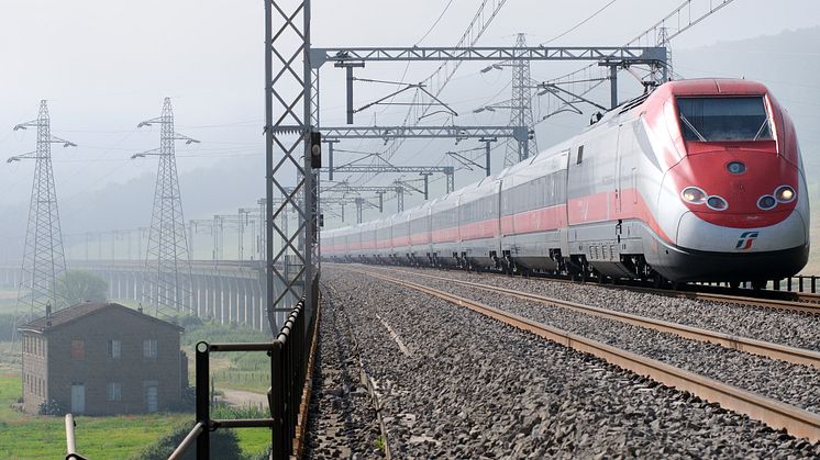 フレッチャロッサ500車両
