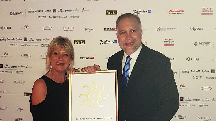 Jeanette Larsson och Peter Pålsson Bessler från Scandorama tog emot priset som "Årets bästa Bussresearrangör" för 24:e året i rad på norska Grand Travel Award.