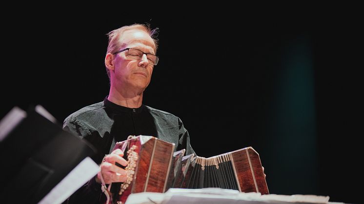 Per Arne Glorvigen (bandoneon) Foto GUITARFEST