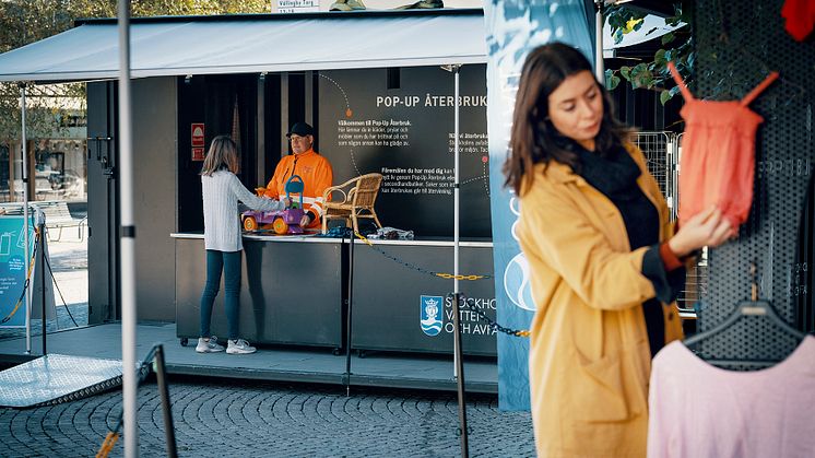 Pop-up för återbruk och farligt avfall: 2018 bytte Stockholmarna tusentals föremål gratis med varandra