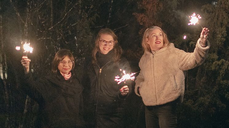 Petra Svensson Gleisner och Karin Hammarskiöld från LINK Arkitektur samt Ulrica Berglöf Lilja på Upplands-Bro kommun belyser vikten av ljus och lekfullhet för placemaking under vinterhalvåret. Foto: Jimmy Flink