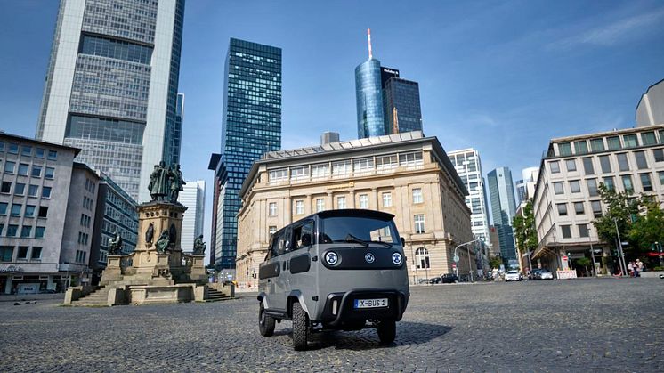 Flexibel, nachhaltig und leicht: Der XBUS, eines der ökologischsten Elektrofahrzeuge der Welt, tourt durch Deutschland (hier: vorab am 13.08.21 in Frankfurt). Foto: ElectricBrands