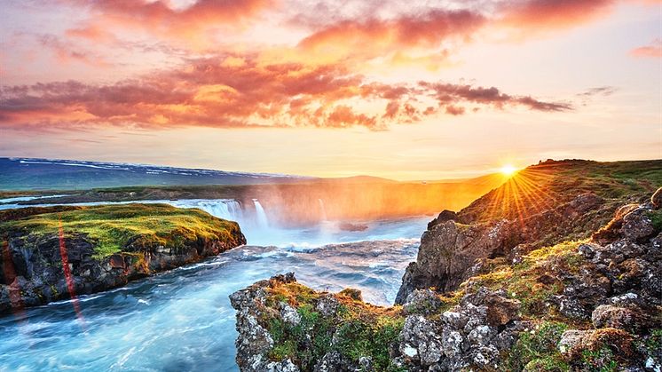 NYHET - Upplev Islands spektakulära natur och historia med vackra landskap, varma källor och lokala smaker