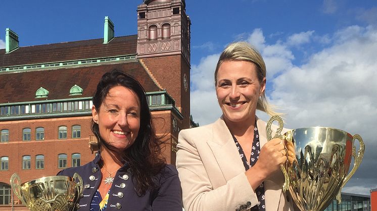 2 juli 2019: Marith Hesse och Johanna Ahlm på plats i Malmö. Bild: SVT.
