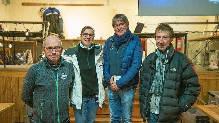 Forskerne som formidlet sin forskning til elevene var fra v. Ragnar L. Olsen fra UiT, og Claudia Halsband, Frank Beuchel (Akvaplan-niva) og Geir W. Gabrielsen (NPI). Foto: Jonatan Ottesen/UiT