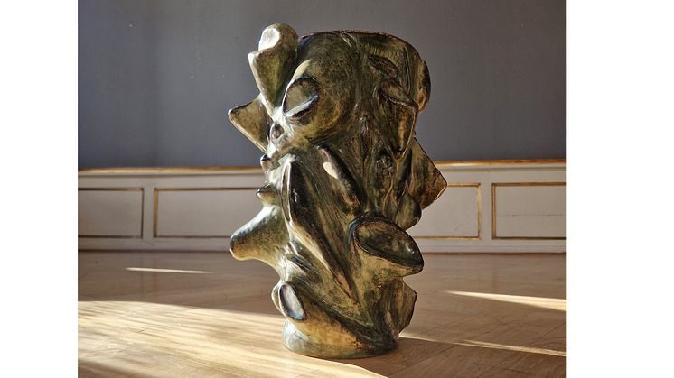 En stentøjsvase af Axel Salto blev solgt for svimlende 1,5 million kr. hos Bruun Rasmussen torsdag aften og satte dermed dansk auktionsrekord for et stykke Salto-keramik.