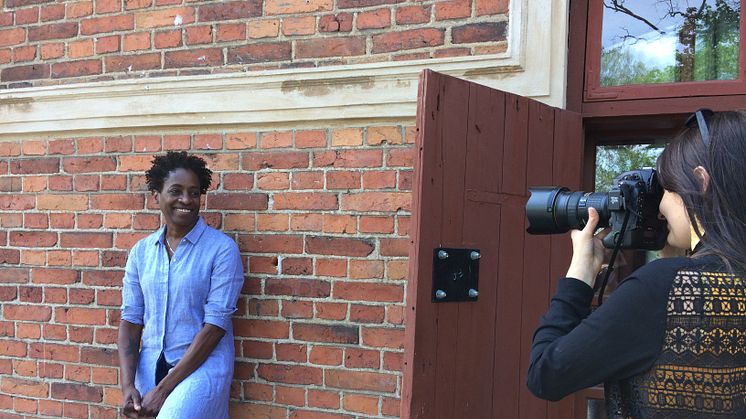 Jacqueline Woodson meets Swedish media. Photo: ALMA