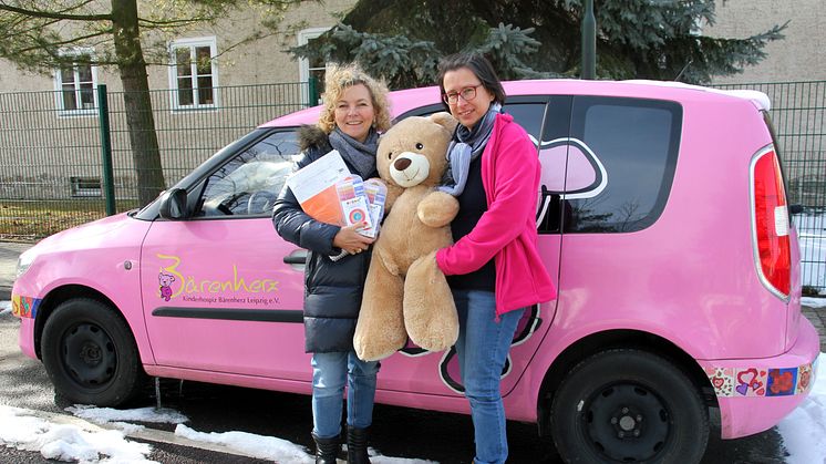 ​Michaela Jaritz mit Kerstin Stadler vom Kinderhospiz Bärenherz 