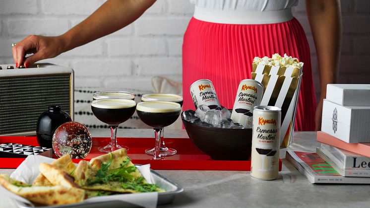 Kahlúa Espresso Martini mahdollistaa täydellisten cocktailien tarjoilun myös kotona. Helppoa, nopeaa ja tasalaatuista!