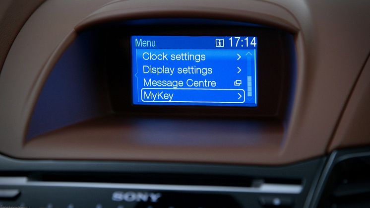MyKey ensimmäisenä Euroopassa Fiestassa; vanhemmat voivat säätää auton maksiminopeuden ja rajoittaa audiojärjestelmän äänen tasoa 