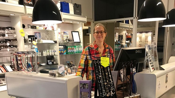 Sedan drygt ett halvår tillbaka driver Frida Lyckman den KlarSynt-anslutna optikerbutiken Västertorp Optik.