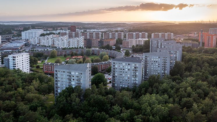 Med det gemensamma målet att förstärka samverkan mellan aktörer och skapa en positiv utveckling i Frölunda och Tynnered samlas nu fastighetsägare, polis och Göteborgs Stad i ett gemensamt BID-samarbete. Foto: Sofia Sabel.