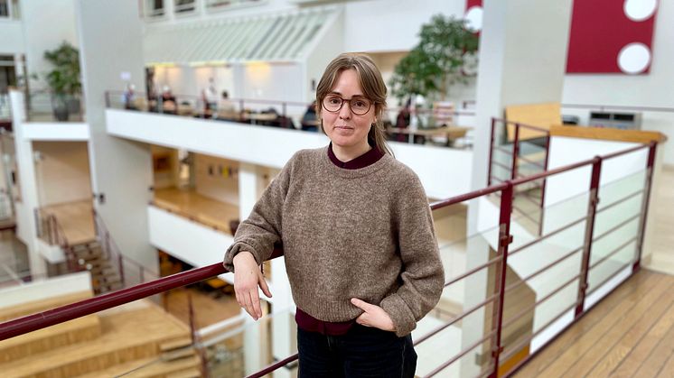 Moa Hedström, doktorand vid Umeå universitet, har påbörjat intervjuer med personer i nyckelroller på kommunen under Northvolts etablering i Skellefteå. Foto: Sara-Lena Brännström