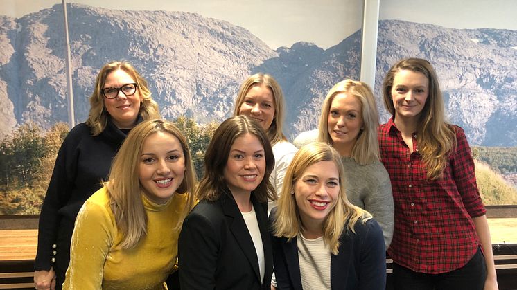 Experis, Experis Ciber og Experis AVAN går foran for å øke kvinneandelen. BV:Bodil Bjanes, Linn Solbakken, Emelie Isosalo Jansson, Vedrana Dzonlez, Sara Khelifi, Andrea Madland og Lise Craig. Foto: Experis