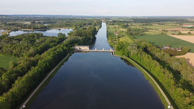 Die neue Fischwanderhilfe an der Donau entsteht am Kraftwerk Schwenningen. Baubeginn der Anlage ist diesen Herbst, die vorbereitenden Arbeiten dazu haben bereits begonnen. (Foto: LEW / Thorsten Franzisi)