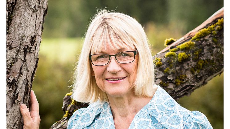"Kläder för vardagens scen" Inger Hallström Stinnerbom ställer ut i Arvika
