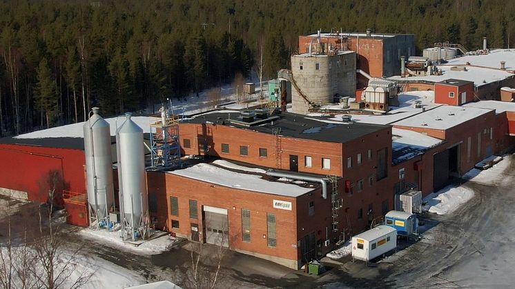 Finsk jätte inom rostfritt stål investerar i svenskt biokolföretag 