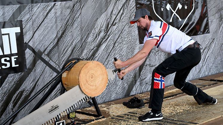 Den norske TIMBERSPORTS®-atleten Bart Gevers satte en Intermediate-verdensrekord i grenen Single Buck og en bronsmedalje i den første delkonkurransen av Nordic Cup 2023.